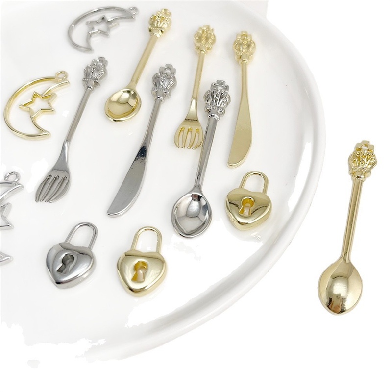 최신 50개/세트 컬러 프린트 기하학적 모양 포크, 스 - Men Accessories Locket 리뷰 및 가격