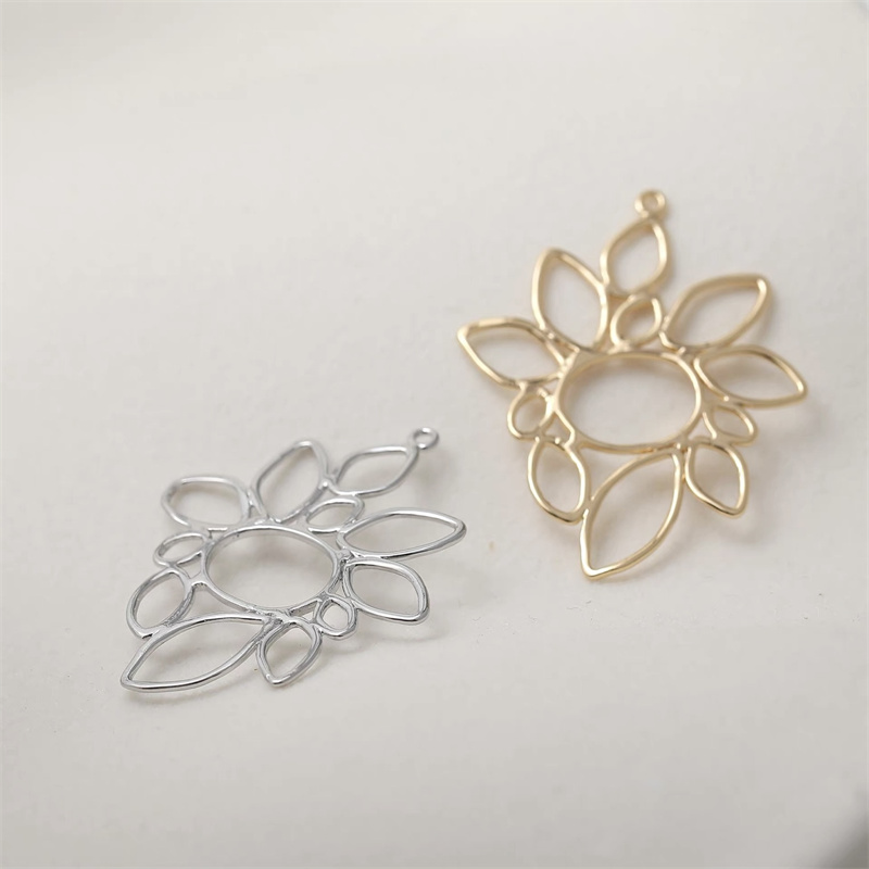 새로 도착한 40개/묶음 컬러 프린트 만화 꽃 모양 구 - Men Accessories Locket 리뷰 및 가격
