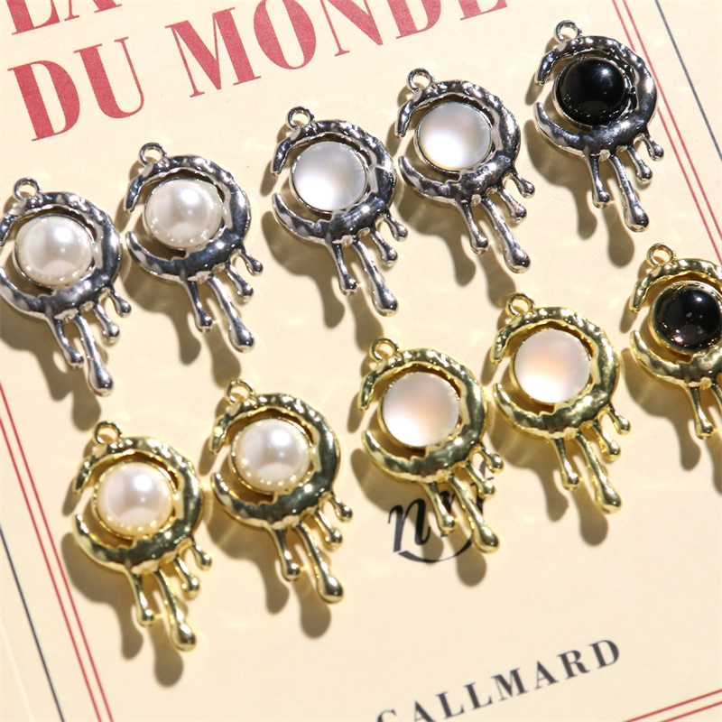 무료 배송 40 개/몫 수지 비즈 코어 합금 달 모양  - Men Accessories Locket 리뷰 및 가격
