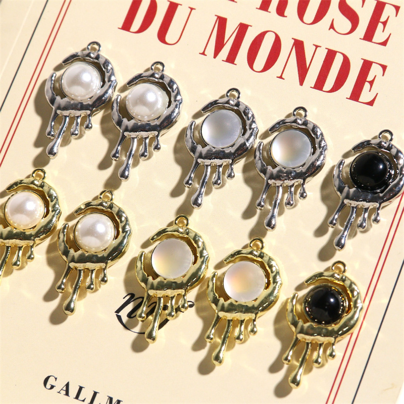 무료 배송 40 개/몫 수지 비즈 코어 합금 달 모양  - Men Accessories Locket 리뷰 및 가격